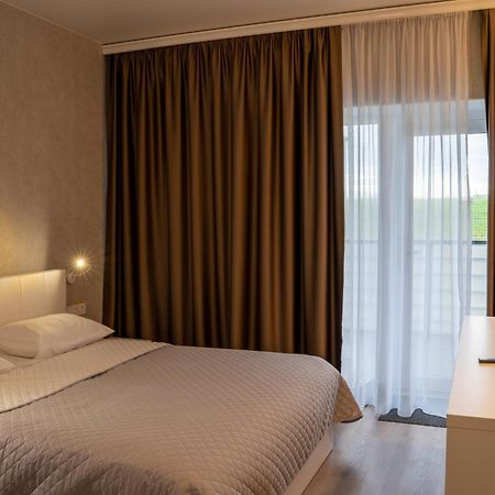 Green Village Hotel Mykolaivka  Екстериор снимка